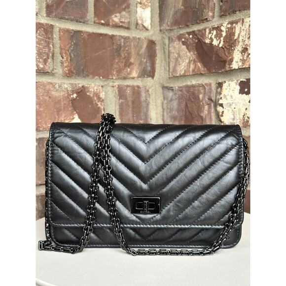 Chanel So Black Reissue 2.55 Wallet on Chain Chevron Sheepskin 45903 - Picture 1 of 14